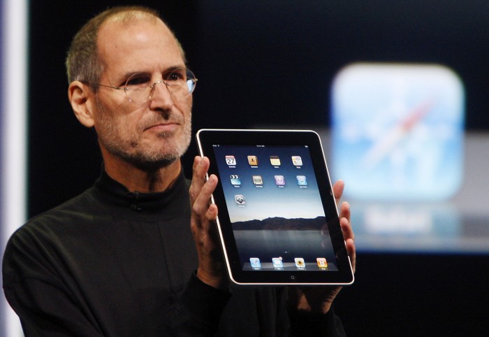 Steve-Jobs-iPad-AP_edited